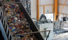 Plastique recyclé dans l'installation de valorisation des matériaux de Wasteserv à Malte