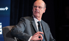 Eric Lombard, à Washington DC, le 23 avril 2025 ( GETTY IMAGES NORTH AMERICA / KAYLA BARTKOWSKI )