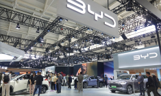 Le stand de BYD à l'International Auto Show de Tianjin, le 4 octobre 2024. (CFOTO / NurPhoto / NurPhoto via AFP)