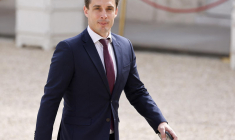 Jean-Baptiste Djebbari, le 24 avril 2022, à Paris ( AFP / LUDOVIC MARIN )