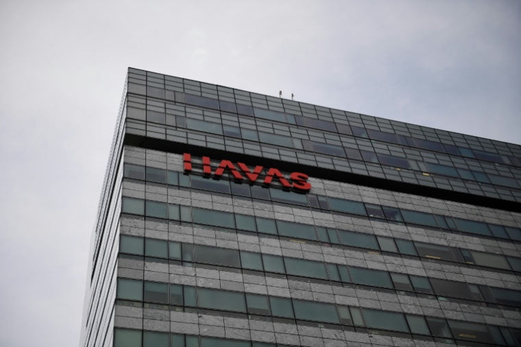 Toutes les grandes agences de publicité comme WPP, Omnicom, Publicis, Havas ont déployé des plateformes et outils d'IA pour produire et accélérer la création de campagnes publicitaires ( AFP / Martin BUREAU )