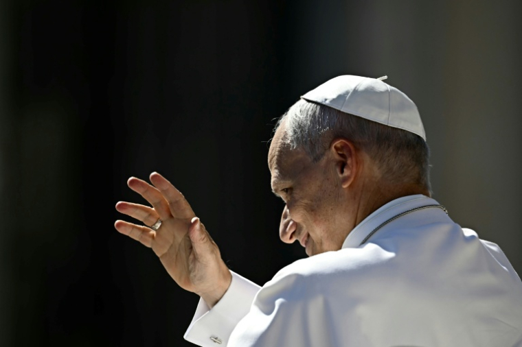 L'avion du pape doit atterrir à 10H00 à l'aéroport d'Orly ( AFP / Filippo MONTEFORTE )