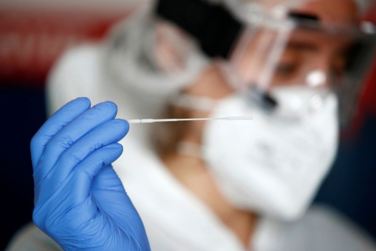 CORONAVIRUS: LÉGER RALENTISSEMENT DE L'ÉPIDÉMIE EN FRANCE