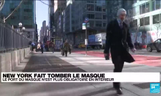 Etats-Unis : l'Etat de New-York lève l'obligation du port du masque en intérieur