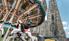 devant la cathédrale Saint-Étienne à Vienne, en Autriche, le 19 mai 2026 ( AFP / Joe Klamar )