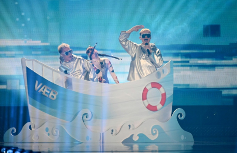 Le duo islandais Vaeb, au Concours de l'Eurovision à Bâle en Suisse, le 13 mai 2025 ( AFP / SEBASTIEN BOZON )