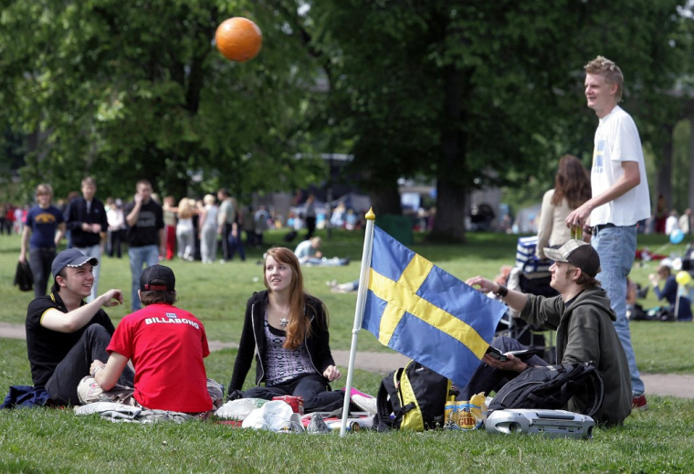 Des Suédois à Stockholm, en Suède. ( AFP / SVEN NACKSTRAND )