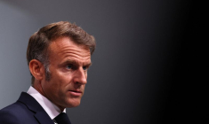 La décision US de ne pas octroyer de visas aux responsables palestiniens "n'est pas acceptable", dit Macron