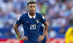 Une seule surprise au coup d'envoi pour les Bleus