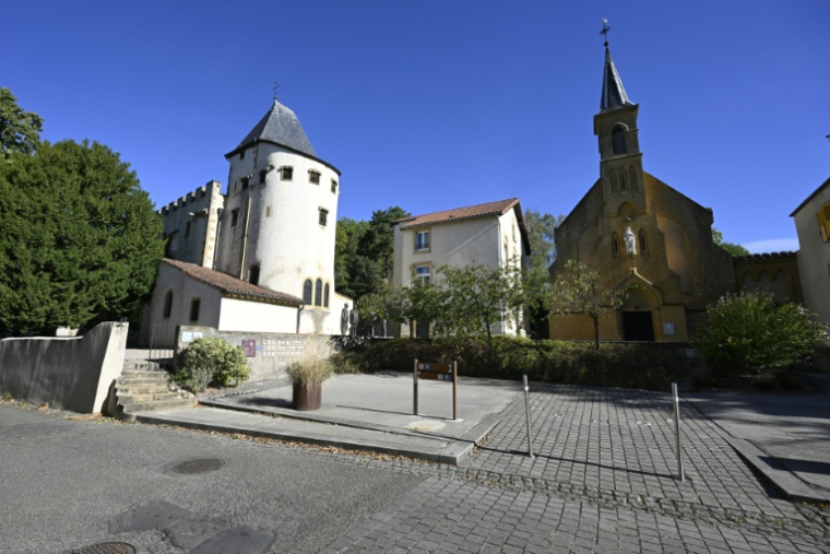La chapelle Saint-Quentin, où est inhumé Robert Schuman, l'un des pères fondateurs de l'Union européenne, à Scy-Chazelles, le 4 septembre 2026 en Moselle ( AFP / Jean-Christophe VERHAEGEN )