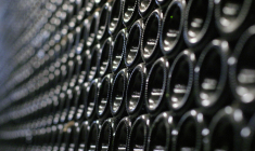 Une femme a payé des caisses de vin au prix d'une bouteille dans un supermarché des Hauts-de-Seine. (illustration) (phideg / Pixabay)