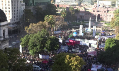 Argentine: des dizaines de milliers de manifestants pour défendre l'université contre l'austérité de Milei