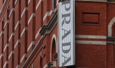 L'enseigne d'un magasin Prada à New York