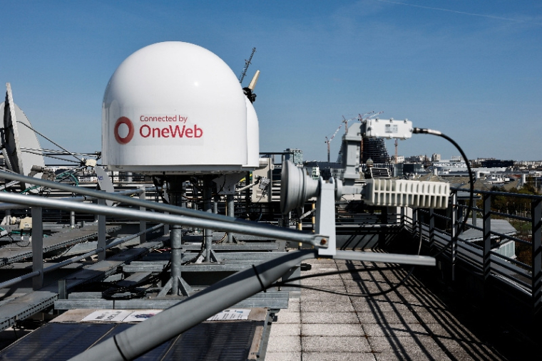 Des antennes paraboliques de couverture LEO d'OneWeb