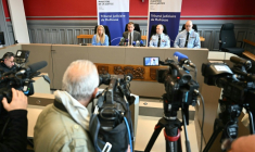 Le procureur de Mulhouse, Nicolas Heitz, lors d'une conférence de presse au tribunal de Mulhouse, le 15 avril 2026 ( AFP / SEBASTIEN BOZON )