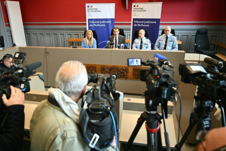 Le procureur de Mulhouse, Nicolas Heitz, lors d'une conférence de presse au tribunal de Mulhouse, le 15 avril 2026 ( AFP / SEBASTIEN BOZON )