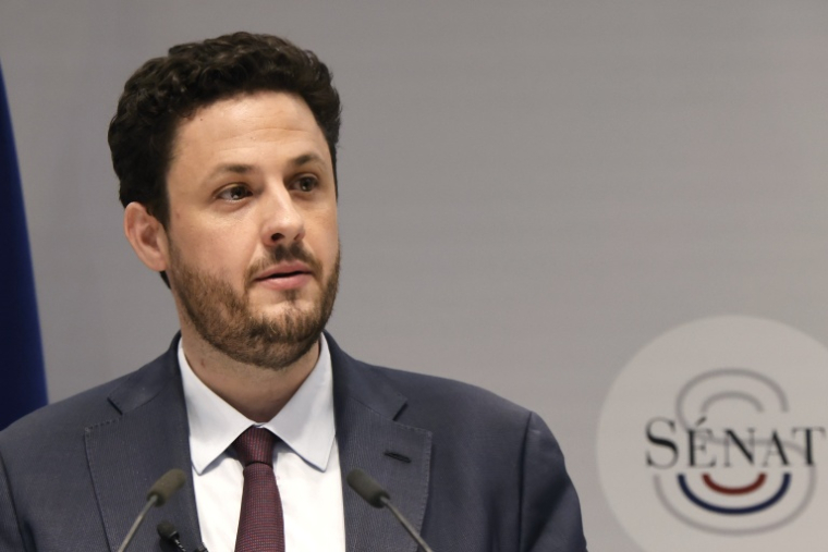 Alexandre Ouizille, directeur de campagne du candidat de la gauche sociale-démocrate à la présidentielle Raphaël Glucksmann, à Paris le 19 mai 2025 ( AFP / Ludovic MARIN )