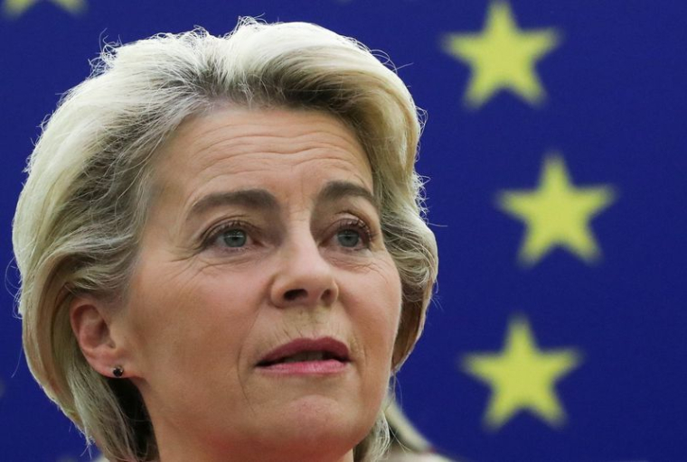 SOUS-MARINS: LA FRANCE TRAITÉE DE MANIÈRE "INACCEPTABLE", SELON VON DER LEYEN