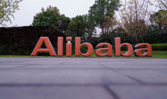 ALIBABA ATTIRE LES INVESTISSEURS POUR SES DÉBUTS À HONG KONG