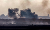 De la fumée lors d'une frappe israélienne sur la bande de Gaza, vue depuis la frontière israélienne, le 11 juin 2025 ( AFP / Jack GUEZ )