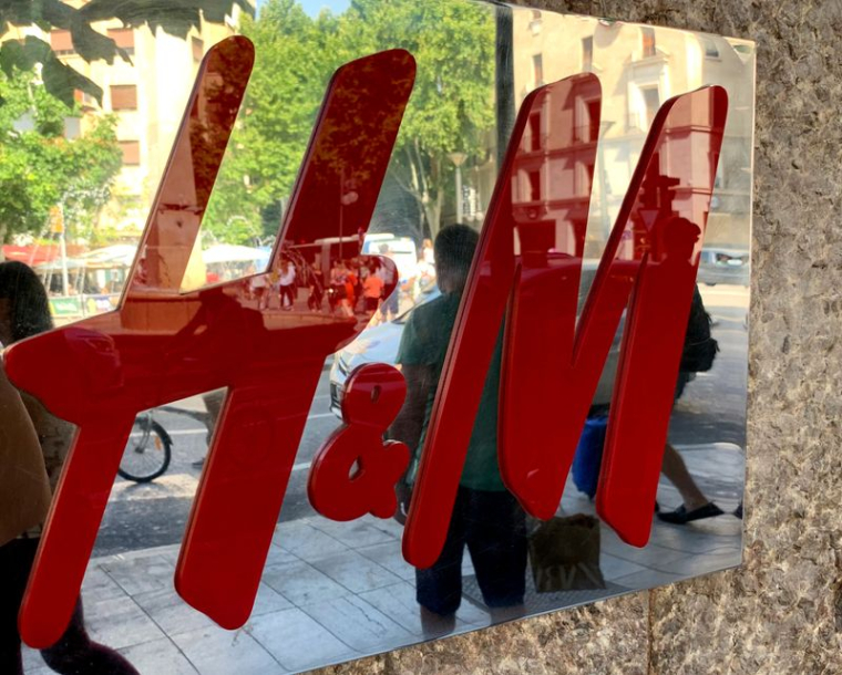 LA PANDÉMIE PÈSE ENCORE SUR LES VENTES DE H&M & INDITEX (ZARA)