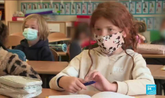 Covid-19 : après trois semaines de fermeture, les écoles primaires et maternelles rouvrent en France