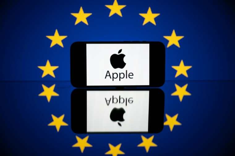 Apple a perdu mercredi une série de recours auprès de la justice européenne, qui visaient à faire annuler des décisions de Bruxelles s'appuyant sur une loi emblématique en matière de numérique ( AFP / Lionel BONAVENTURE )