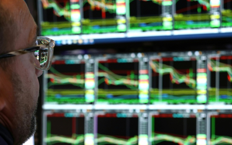 Un opérateur à la Bourse de New York, le 6 mai 2025. ( AFP / TIMOTHY A. CLARY )