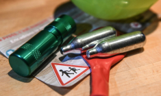 Des capsules de protoxyde d’azote, communément appelé gaz hilarant, le 21 janvier 2019 à Lille ( AFP / DENIS CHARLET )