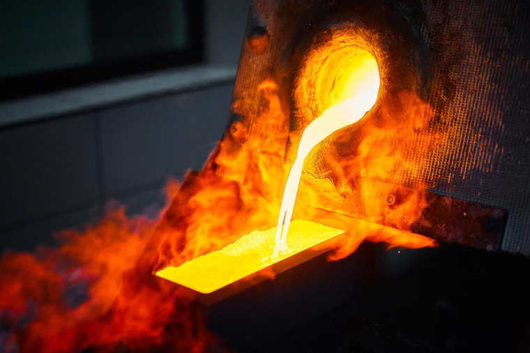 Investir dans l’or en 2025: avec +28 % au premier semestre, le métal jaune confirme son rôle de valeur refuge. ( crédit photo : Getty Images/iStockphoto )