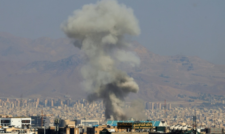 Explosion dans le centre de Téhéran, le 15 juin 2025 ( AFP / Atta KENARE )