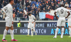 Un téléspectateur fan du Napoli insulte l'arbitre et se fait poignarder par sa femme