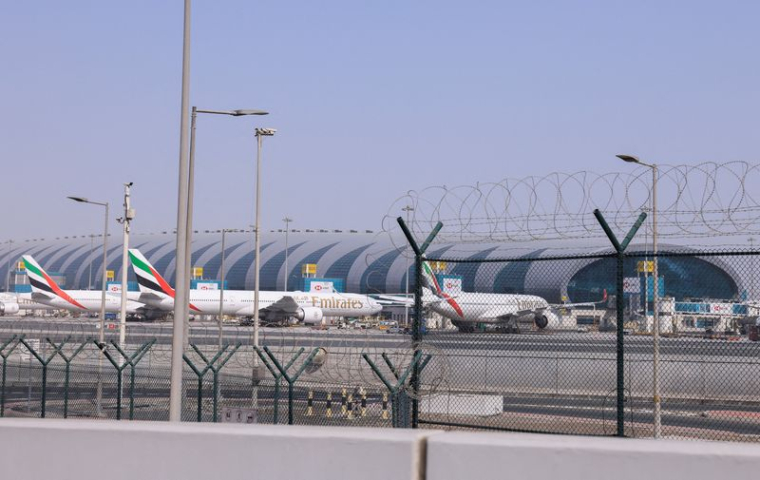 Des avions sont garés au terminal 3 de l'aéroport international de Dubaï