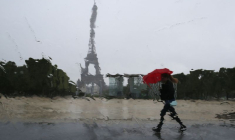 FRANCE: FORTES PLUIES À PARIS, DES STATIONS DE MÉTROS INONDÉES