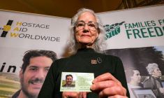 Debra Tice, mère du journaliste américain disparu en Syrie Austin Tice, assiste à une conférence de presse à Damas, sous les auspices du groupe américain Hostage Aid Worldwide, le 20 janvier 2025 ( AFP / LOUAI BESHARA )