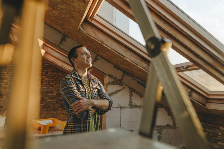 Maprimerénov’ pour vos rénovations énergétiques: pause estivale, resserrage à la rentrée. À partir du 1er juillet, les dépôts de dossiers pour les rénovations d’ampleur sont suspendus. ( crédit photo : Getty Images/Westend61 )