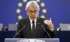 Thierry Breton, commissaire européen au marché intérieur, au Parlement européen à Strasbourg le 14 décembre 2021 ( POOL / JEAN-FRANCOIS BADIAS )