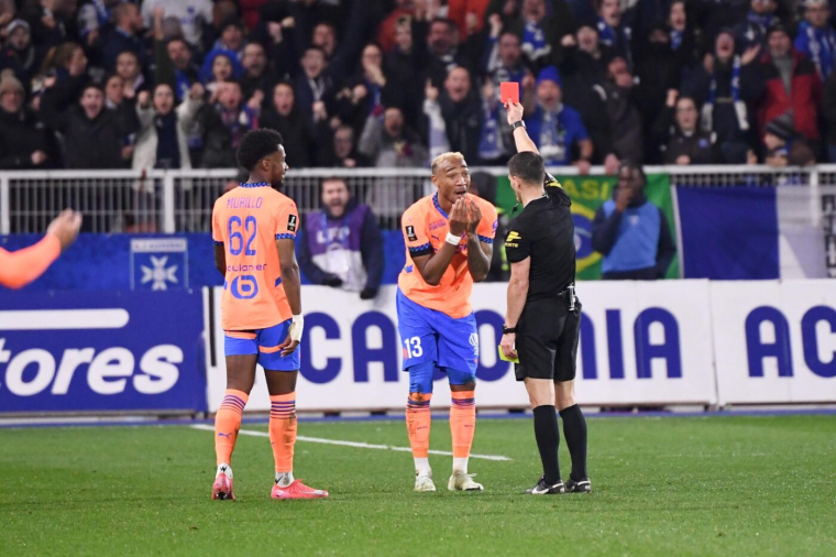 Affaire Longoria : Les arbitres de Ligue 1 vont porter plainte pour diffamation