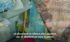 Les Ukrainiens observent une minute de silence en hommage aux soldats morts au combat