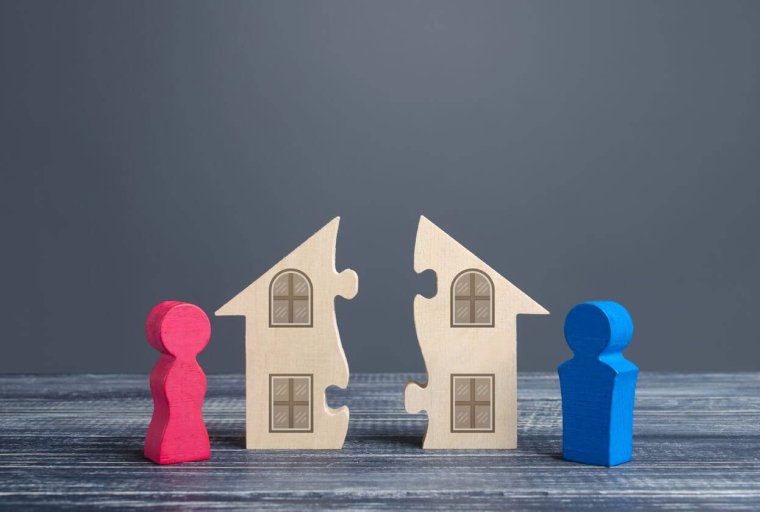 Divorce et crédit immobilier : que faire quand aucun des deux ex-conjoints ne peut racheter la part de l'autre ? / iStock.com - Andrii Yalanskyi