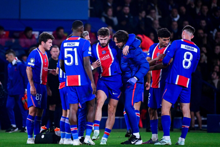 Après la blessure de Kvaratskhelia, le PSG songe à recruter au mercato d'hiver