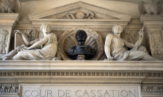 ( POOL / MARTIN BUREAU )