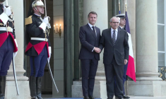 Emmanuel Macron reçoit le Premier ministre libanais Nawaf Salam à l'Elysée