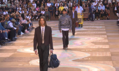 Fashion week: Défilé Louis Vuitton Homme sur le parvis de Beaubourg à Paris