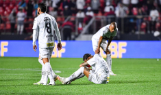 Neymar réconforté par son fils après l’humiliation subie par Santos