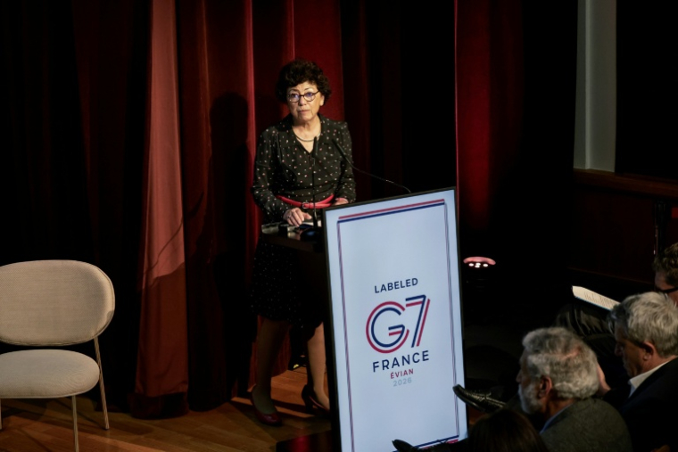 La ministre française de la Transition écologique Monique Barbut ouvre une conférence internationale sur le climat dans le cadre de la présidence française du G7, le 4 mai 2026 à Paris ( AFP / STEPHANE DE SAKUTIN )