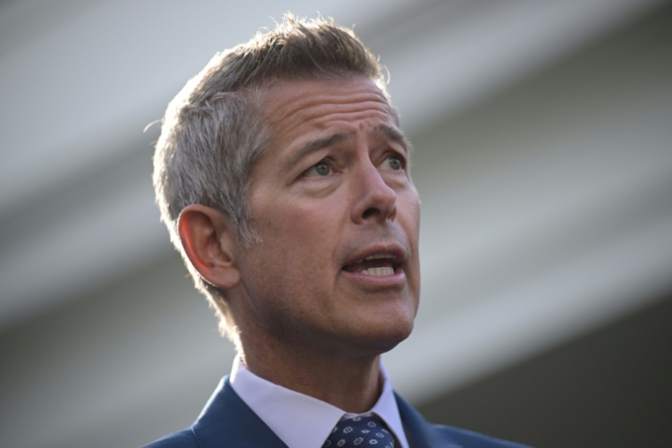 Le ministre américain des Transports Sean Duffy à la Maison Blanche, le 30 octobre 2025 à Washington ( AFP / Oliver Contreras )
