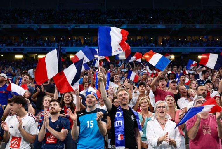 Des supporters français aux Jeux Olympiques de Paris