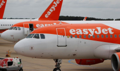 EASYJET LÈVE 400 MILLIARDS DE DOLLARS VIA DES ACCORDS DE VENTE/LOCATION D'AVIONS
