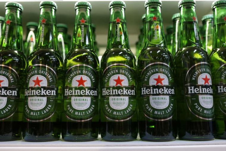 Des bouteilles de bière Heineken